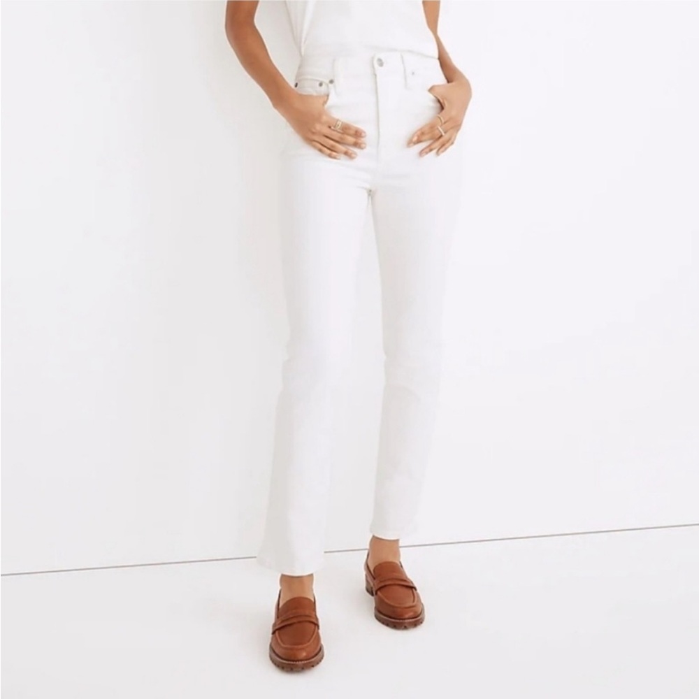 White High-Waisted Jeans